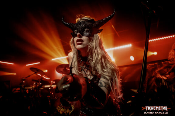 Photo Report: Burning Witches + Hammer King @ Legend Club, Milano – 09/01/2026