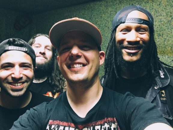 Armed For Apocalypse: annunciato il nuovo disco “The Earth Is Breathing Beneath Me”