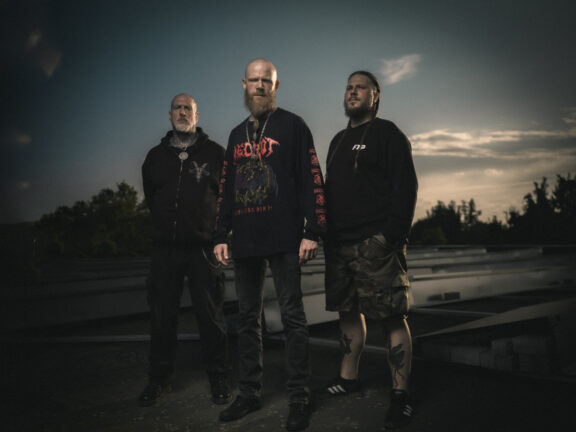 Arroganz: pubblicato il video per “Die for Nothing”