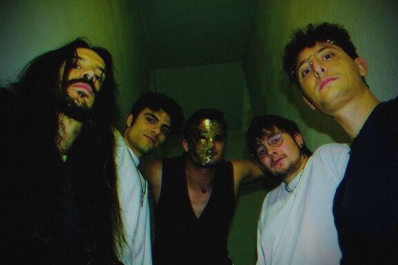 Awake Tomorrow: il videoclip del nuovo singolo “Screams”