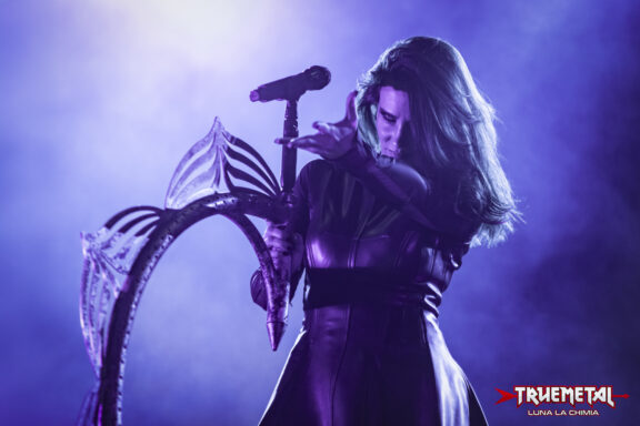 Epica: pubblicato il singolo e video live “Cross The Divide” (Live At The Ziggo Dome)
