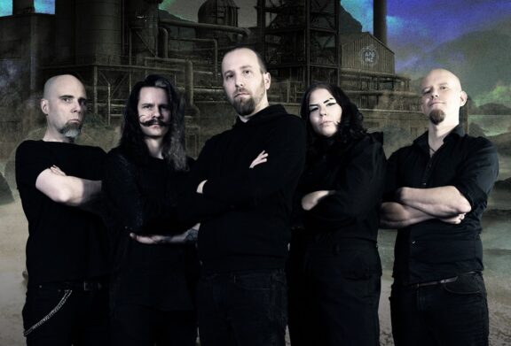 Frozen Factory: il ritorno con il nuovo singolo “Apoca-Lip-Sync”, lyric video