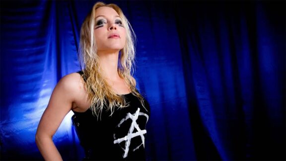 Arch Enemy: Angela Gossow smentisce, “Non sono io la nuova cantante”