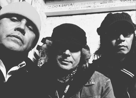 Avon: svelato il videoclip del nuovo singolo “Super Furry Antidote”