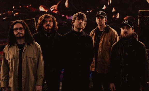 Boundaries: il video di “Skies Cast Amber Black”