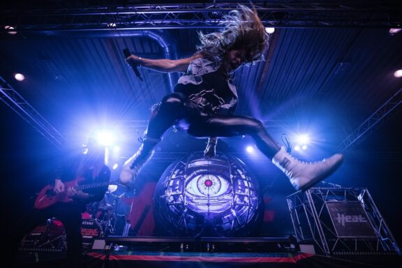 H.E.A.T: pubblicato il video di “Set Me on Fire”