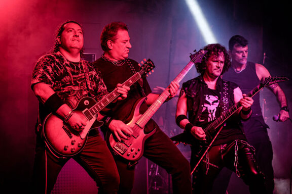 Mesmerize: ritorno live e nuovo CD singolo