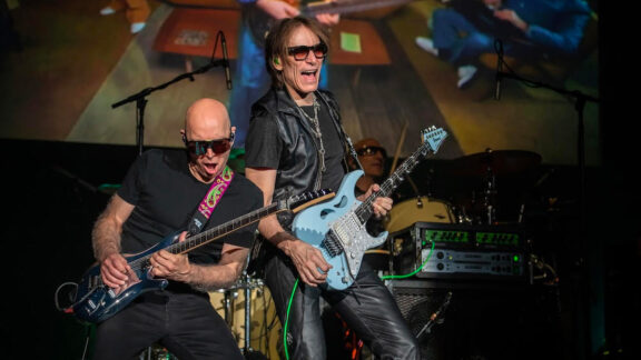 Satch/Vai: pubblicato il nuovo singolo e video “Dancing”