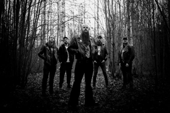 Feral: il playthrough video di “Laying Doom Upon Them”