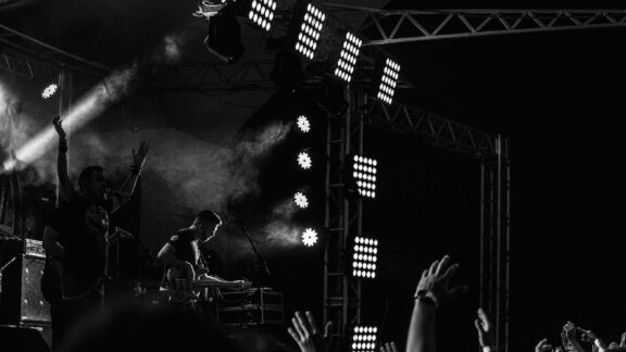 Forsaken Profits: il singolo “Knives” tratto dal nuovo LP “Road Rash”