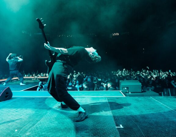 Holding Absence: firmato il contratto discografico con Sumerian Records, video