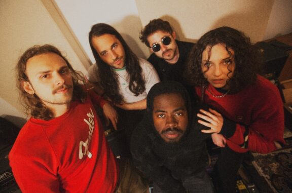 Lazer: pubblicato l’album “Far Away”, disponibile in vinile e digitale