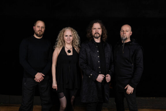 Liva: firmato il contratto discografico con Wormholedeath, video