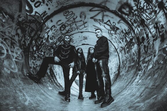 Madvice: in uscita il terzo singolo “The Damnation Between Birth and Death”