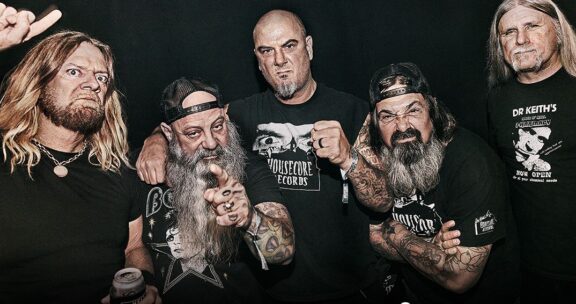 Down: annunciata la versione rimasterizzata di “Over The Under” in uscita a giugno