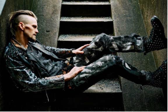 Erik Grönwall: nuovo singolo e video “Born to Break”