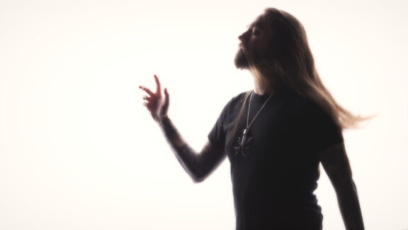 Lillmåns: disponibile “In Glorious Black and White”