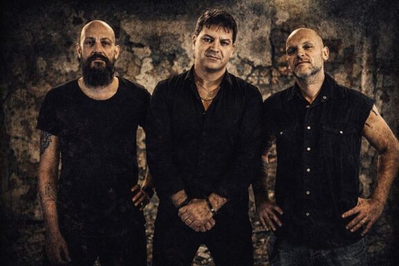 Revealing Chaos: pubblicato il nuovo singolo e videoclip “Dark Side”