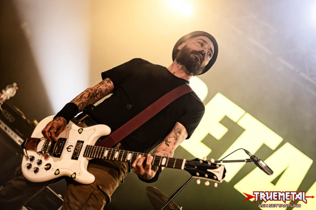 retarded – live club 2026 (7)