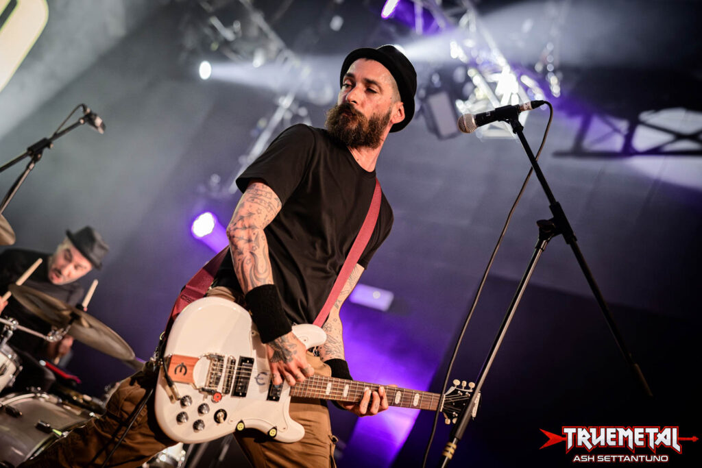 retarded – live club 2026 (9)