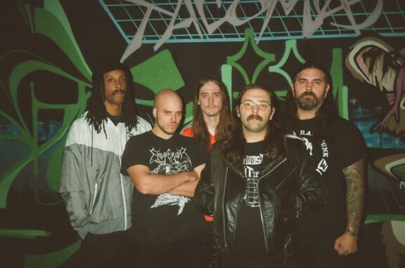 Creeping Death: firma ufficiale con BLKIIBLK Records